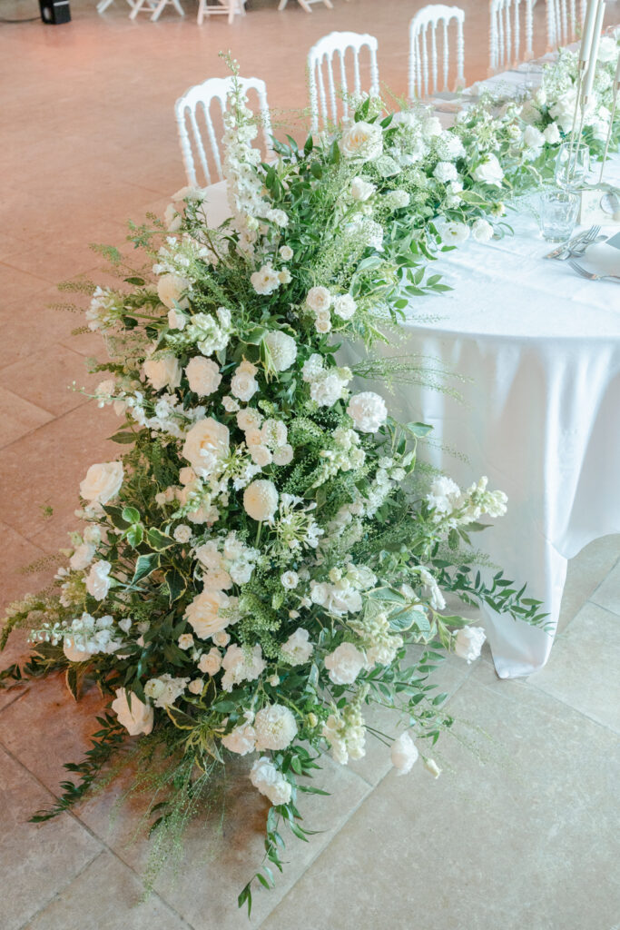 Caroll Clinard Designer Floral mariage au domaine des fontenelles descente cascade